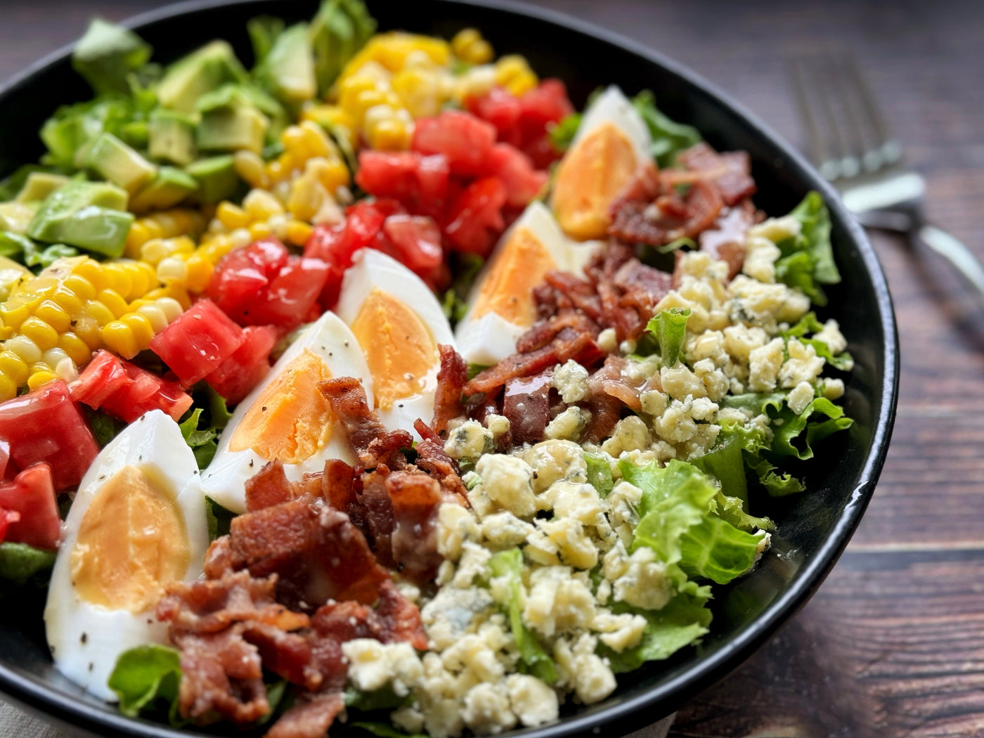 CLASSIC COBB SALAD WITH BACON & BLUE CHEESE