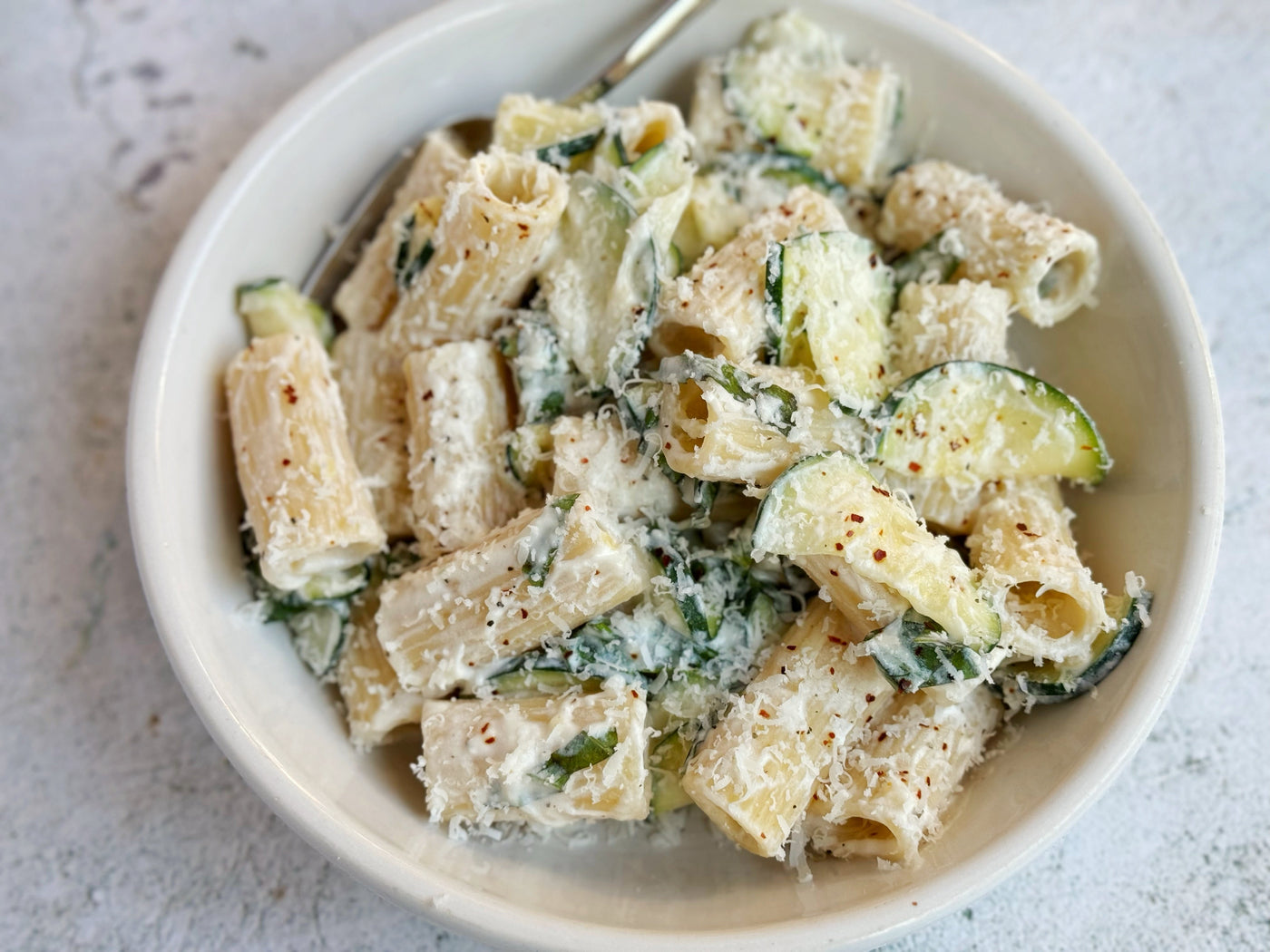 CREAMY PASTA WITH FRESH ZUCCHINI & BASIL SAUCE