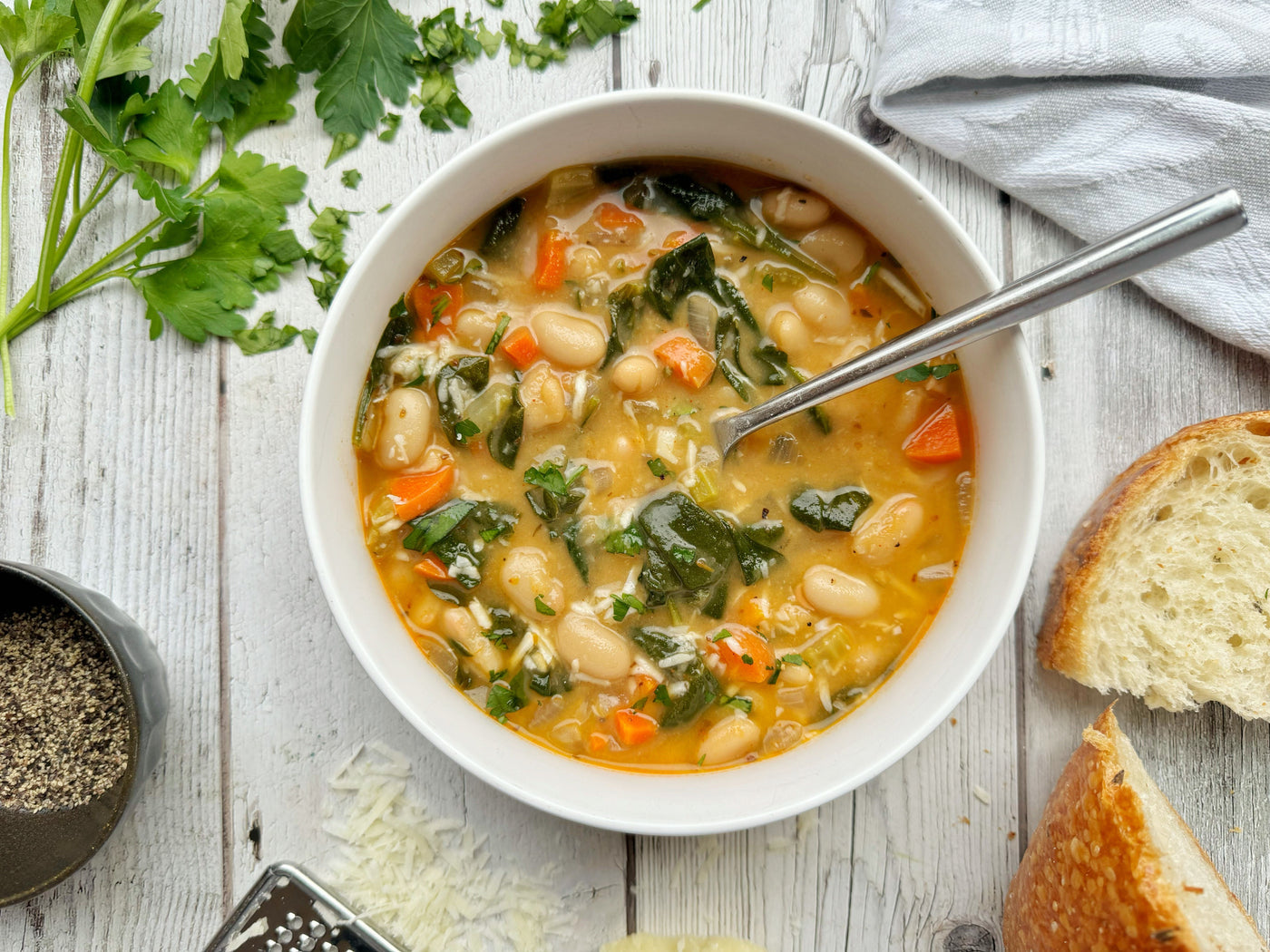 CREAMY WHITE BEAN & SPINACH SOUP