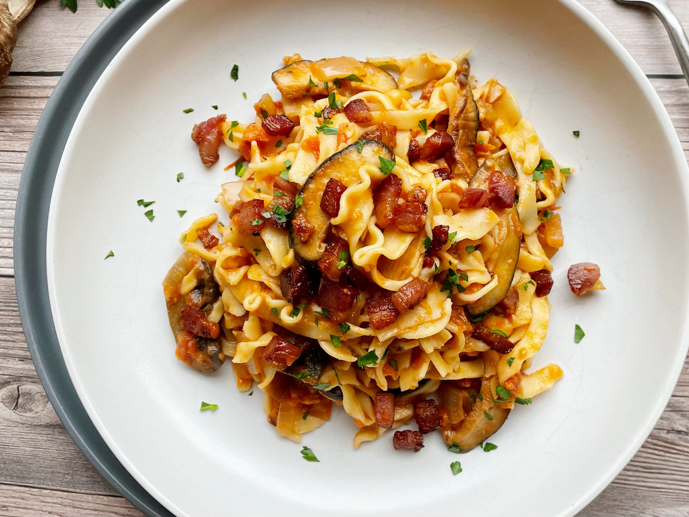 PASTA BOSCAIOLA (RUSTIC PASTA WITH MUSHROOMS + BACON)