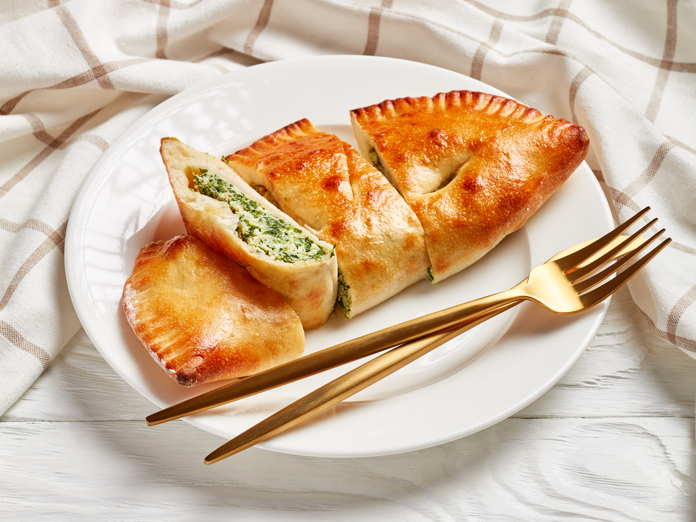 BROCCOLI & CHEDDAR CALZONES