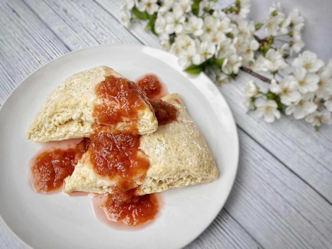 CREAM SCONES WITH YUMMY LOTUS JAM