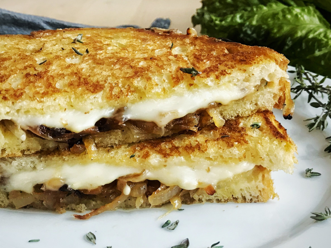 FRENCH ONION GRILLED CHEESE SANDWICHES