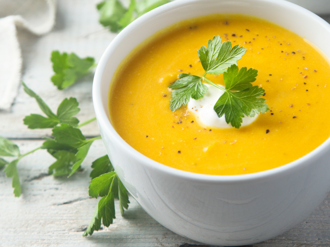 ROASTED CAULIFLOWER & TURMERIC SOUP WITH KALE SALAD