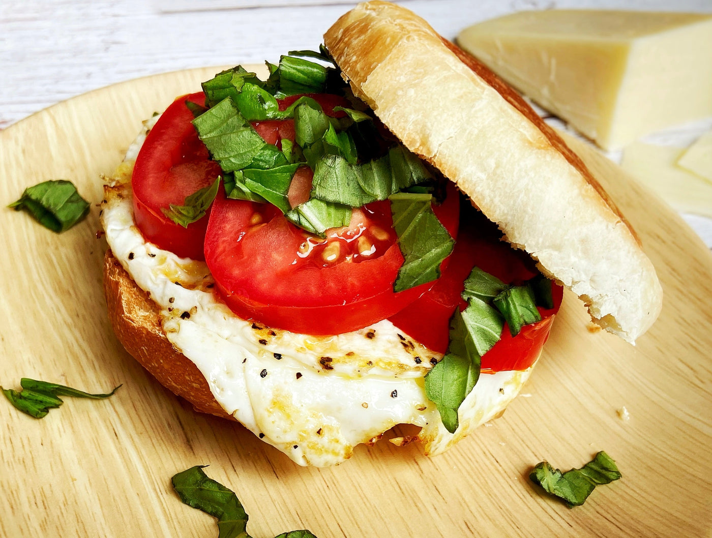 TOMATO BASIL BREAKFAST SANDWICHES